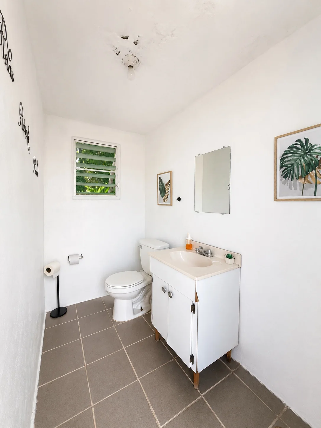 Villa Leddy bathroom