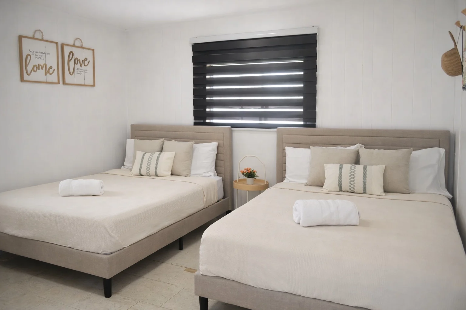 Second Villa Leddy bedroom with two beds